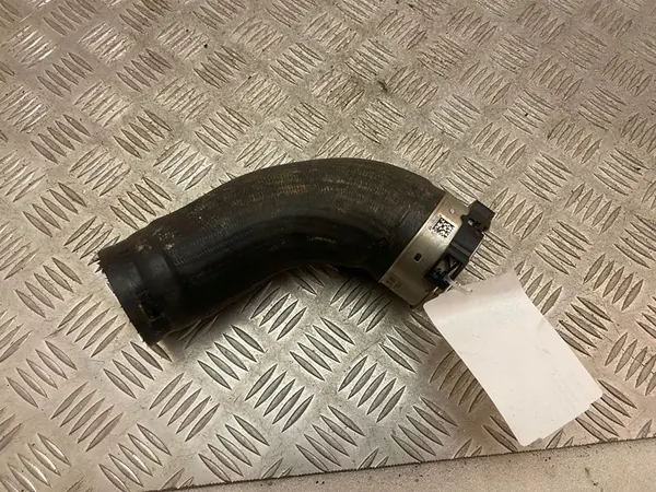 Volvo XC40 2019 Intercooler Schlauch 32224387 image 8