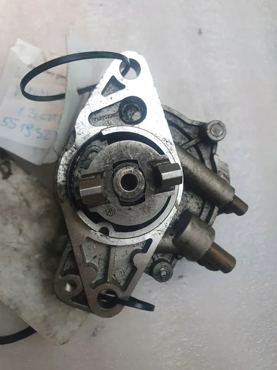 Imupumppu Opel Corsa D 1.3 CDTI OEM Pierburg A598 image 4