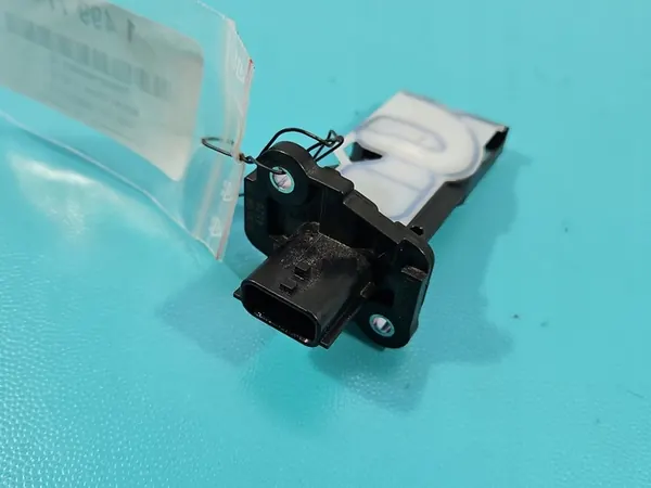 Luchtmassameter Suzuki Vitara II 2015 AFH50M-28 image 3