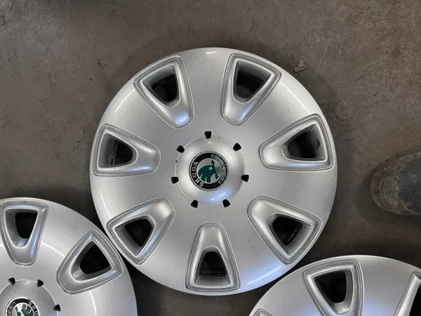 OEM 5L0601147CZ31 Diamant-Chrom Radkappe - VW image 5