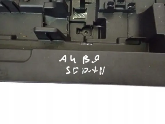 Compartimento de porta-malas Audi A4 B9 2.0 TDI OEM image 3