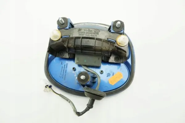 Kofferbakknop Hyundai I30 OEM 87370-2R000 Blauw image 4
