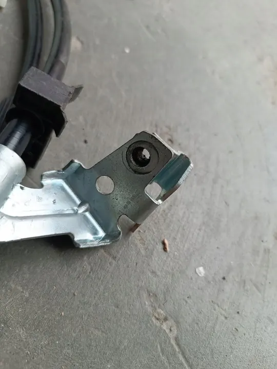 Handbrake Cable Ford Focus 11-18 image 2