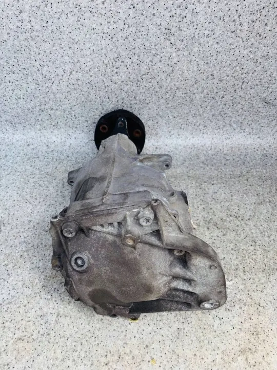 BMW 5 G30 G31 Differential 8482617 OEM image 2