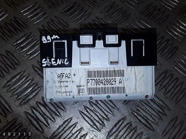 Ecrã de visualização Renault Scenic OEM P7700428029 image 3