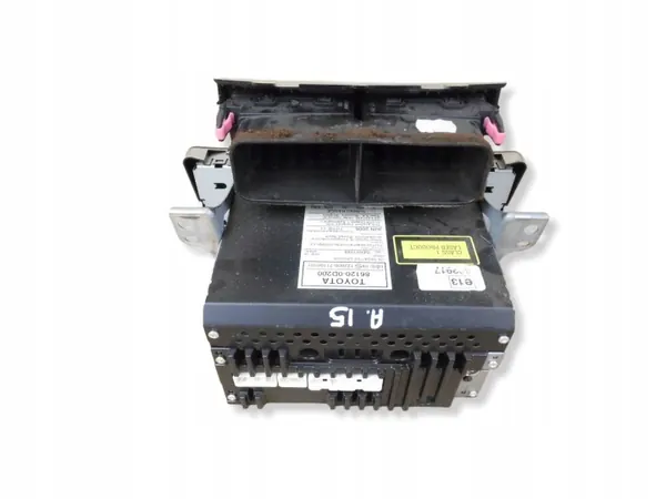 Panel de radio Toyota Yaris 2006 OEM 861200D200 image 4