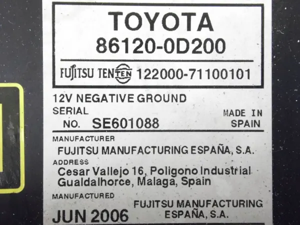 Panel de radio Toyota Yaris 2006 OEM 861200D200 image 6