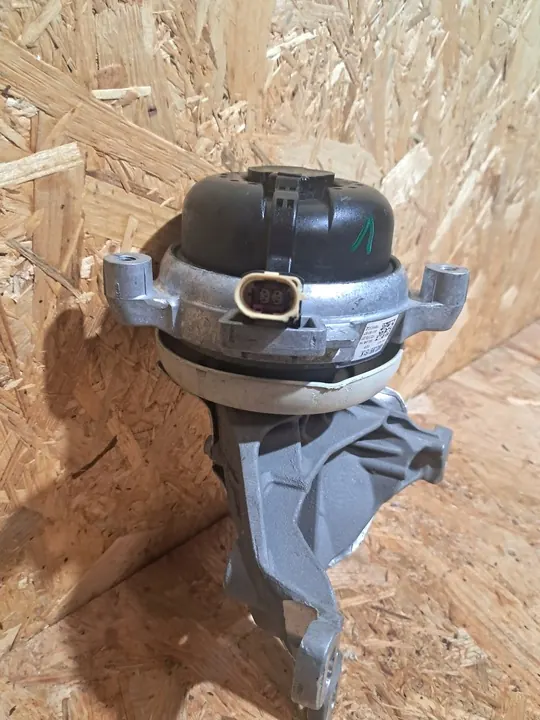 Moottorin kiinnike Audi A8 D5 4M0399151K image 2