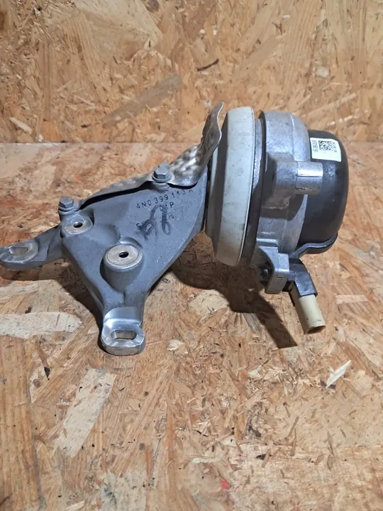 Moottorin kiinnike Audi A8 D5 4M0399151K image 5