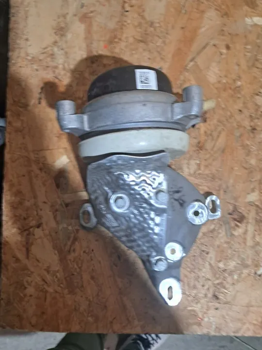 Moottorin kiinnike Audi A8 D5 4M0399151K image 6