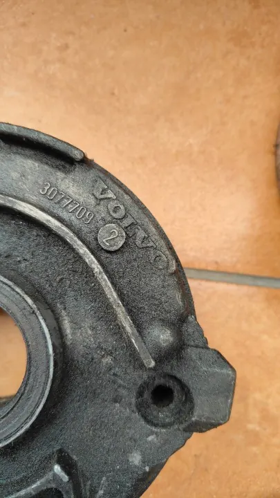 Volvo Oljepump OEM 3077709 Begagnad - Direktpassning image 3