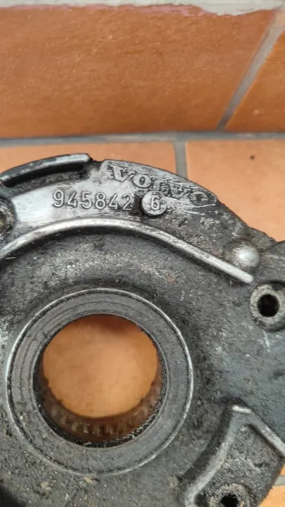 Volvo Oljepump OEM 3077709 Begagnad - Direktpassning image 4