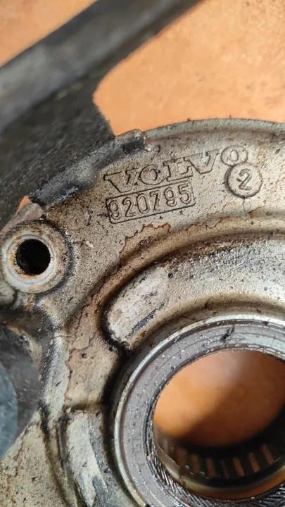 Volvo Oljepump OEM 3077709 Begagnad - Direktpassning image 8