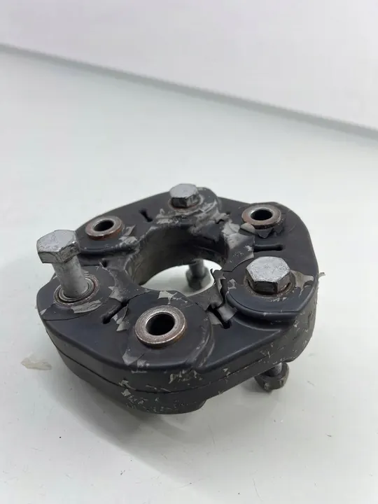 BMW M4 F82 F83 2018 Accouplement de l'arbre de transmission image 2