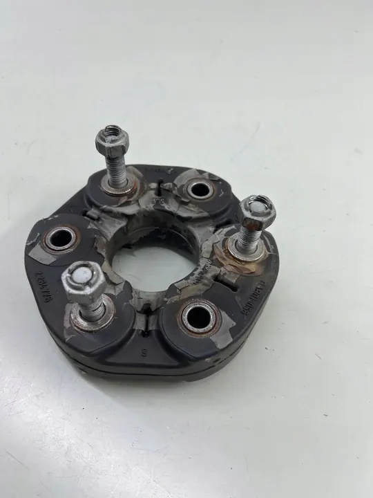 BMW M4 F82 F83 2018 Accouplement de l'arbre de transmission image 3