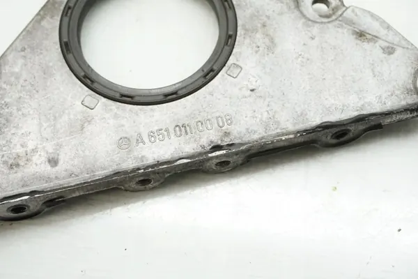 Mercedes C-Class Kampiakselitiiviste OEM A6510110008 image 5