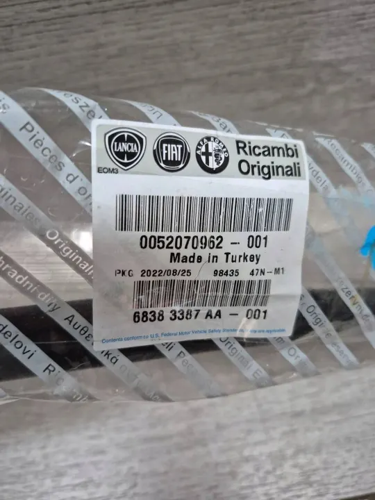 Takaluukun tiiviste OEM 52070962 Fiat Doblo II:lle image 4