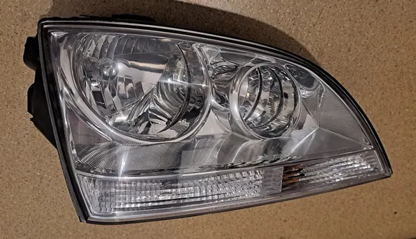 KIA SORENTO I 02-11 Faro Derecho image 4