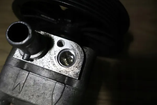 VOLVO XC90 V70 S80 S60 Bomba de direção assistida 31202935 image 5