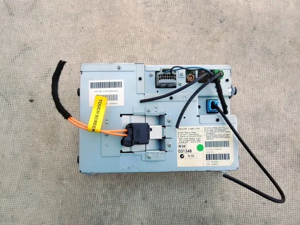 OEM 8X23-10E889-AC Näyttö Jaguar XF X250 image 3