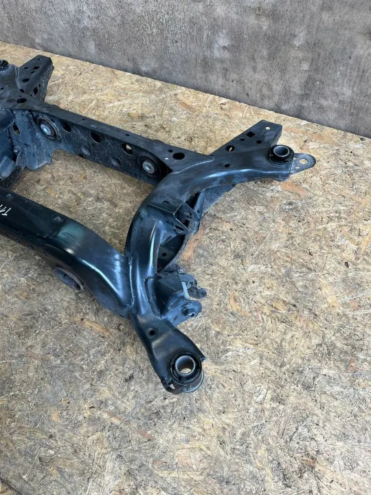 Subchasis trasero Ford Mustang VI OEM JR3C5K867FA image 3