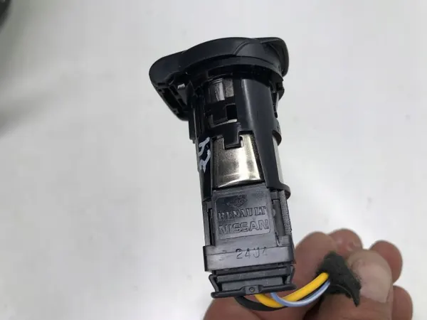 Renault OE 24J4 Prise de Charge Tunnel Central 12V 120W image 3