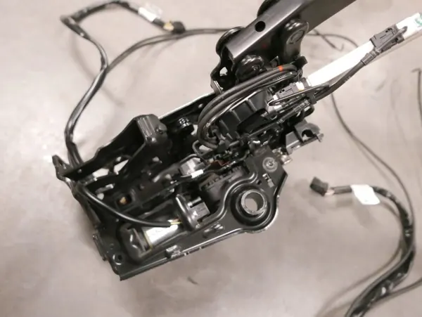 BMW F33/F83 Takfällarm Höger OEM 7401032 image 5