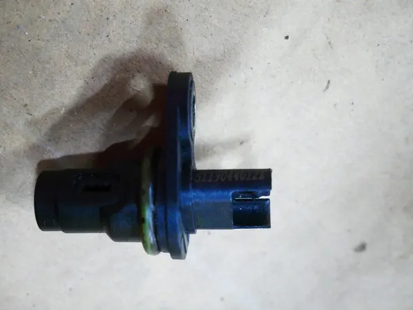 BMW E60 E70 E81 E83 E84 E87 E90 Vevaxelsensor image 2