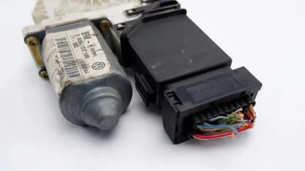 Motor Ventanilla Delantera Izquierda OEM 9776-101430-23 VW Golf IV image 3