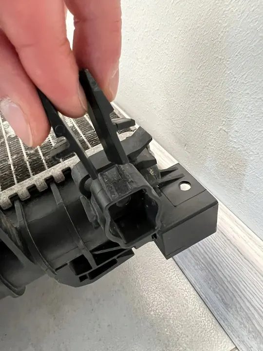 RADIADOR DE AGUA RANGE ROVER FORD EVOQUE FOCUS MK3 OEM image 10