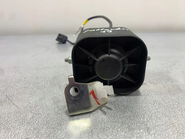 Relé de Bocina Mitsubishi OEM FBZ18481 - Usado image 4