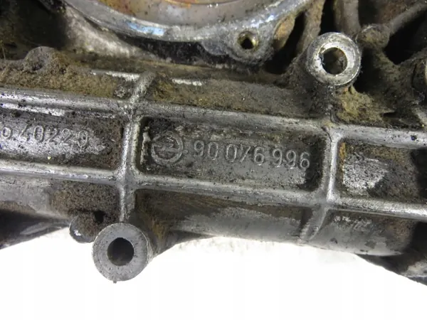Pompe à huile Opel d'occasion OEM 90076996 pour Record D 2.1 D image 3