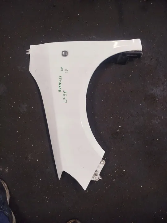 Vänster Framskärm SKODA FABIA II 2 5J ROOMSTER LF9E Vit image 3