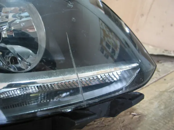 Oikea Ajovalaisin VW Touran 2010-2015 image 10