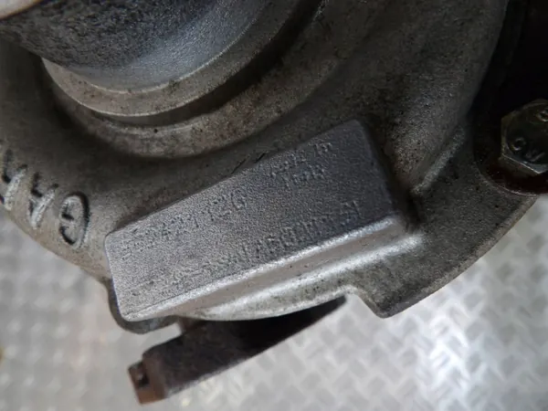 Jeep Cherokee KJ 2.8 CRD Turbo OEM 35242112G image 9