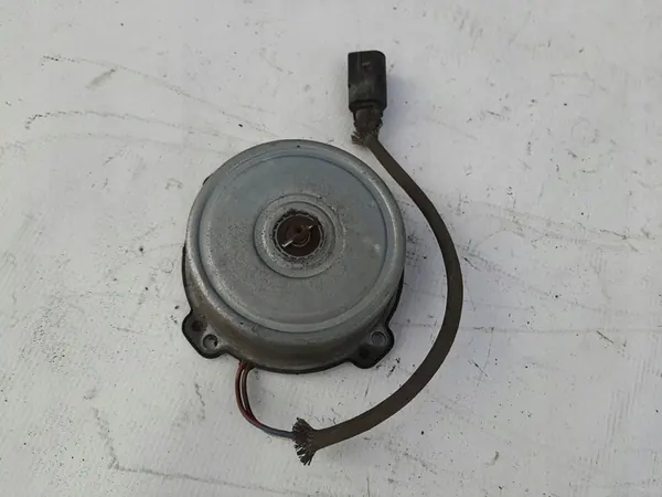 Höger Kylfläkt Audi Allroad C5 4.2 V8 image 3