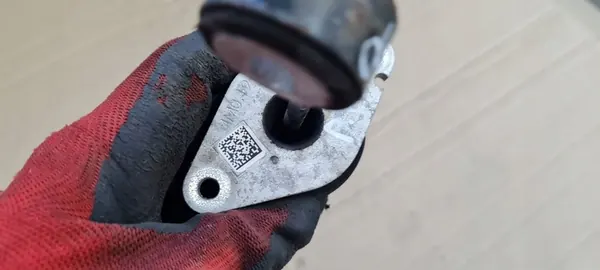 Suporte de motor A4 B9 8W direito 4M0199870AM image 3