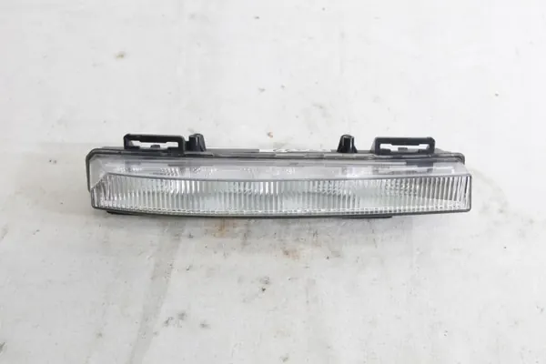 Phare DRL LED OEM UZ17422 pour Mercedes Classe C 204 image 2