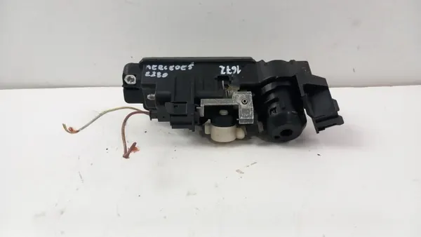 Micro-interrupteur coffre Mercedes Classe E W211 A2037500693 image 5
