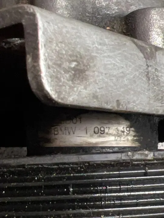 Bomba de dirección asistida BMW OE 1097149 - Usada image 4