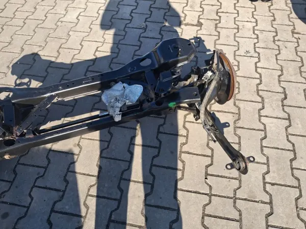 Viga suspensión trasera OEM Belka tył FORD C-MAX image 4