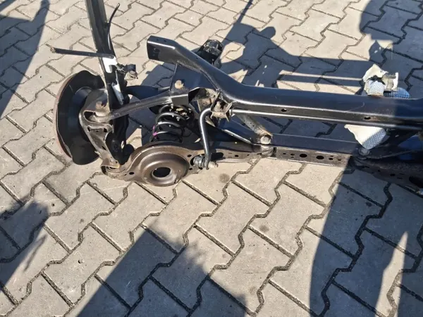 Viga suspensión trasera OEM Belka tył FORD C-MAX image 6