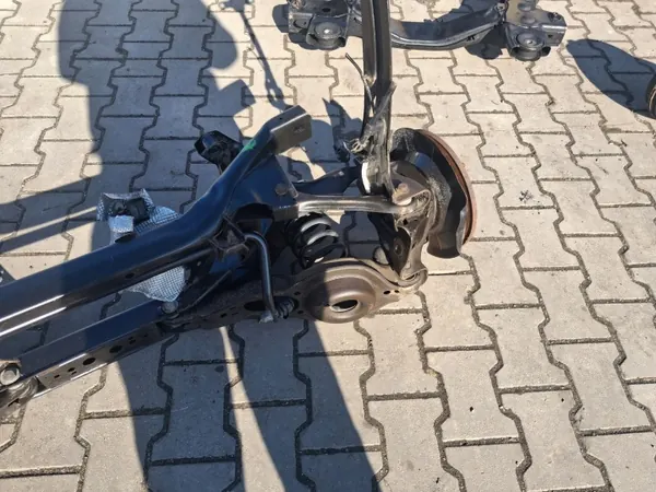 Viga suspensión trasera OEM Belka tył FORD C-MAX image 7
