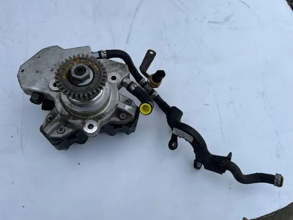 MERCEDES 3.0 CDI INJECTIEPOMP A6420701101 A6420101808 image 4