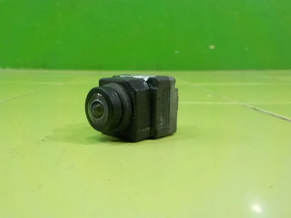 Câmara traseira Jaguar XE OEM JX73-16G590-BA Usada image 3