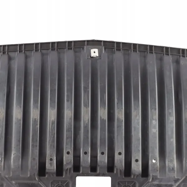 Mercedes W213 Etumoottorikansi OEM A2135200200 image 6