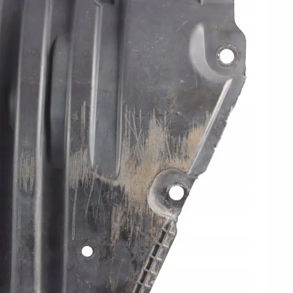 Mercedes W213 Etumoottorikansi OEM A2135200200 image 8