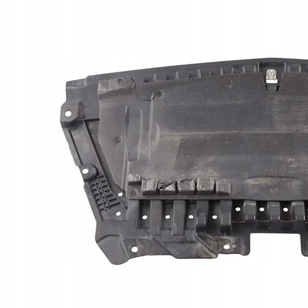 Mercedes W213 Etumoottorikansi OEM A2135200200 image 9