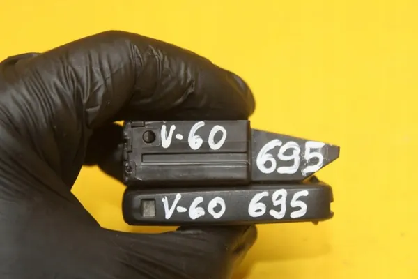Comando Volvo OEM 28227917 AH4N-15607-AE Usado image 9