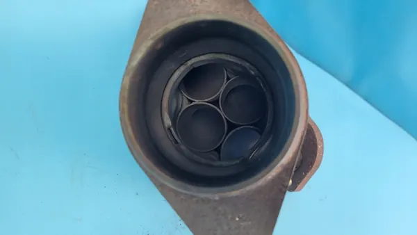 Colector de escape derecho Dodge Challenger 6.4L OEM 05038756AA image 6